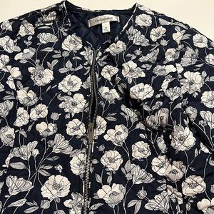 Croft & Barrow Women’s size M Navy Blue White Floral Quilted Bomber Jacket